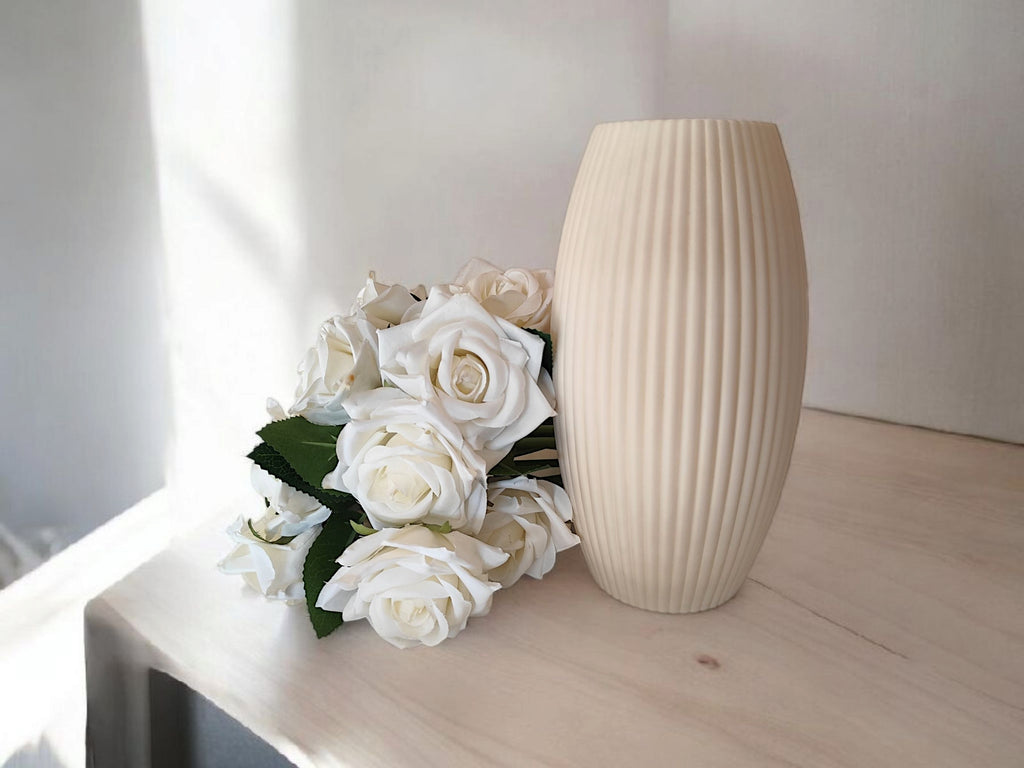 3D Printed Ribbed Vase with Scalloped Edge