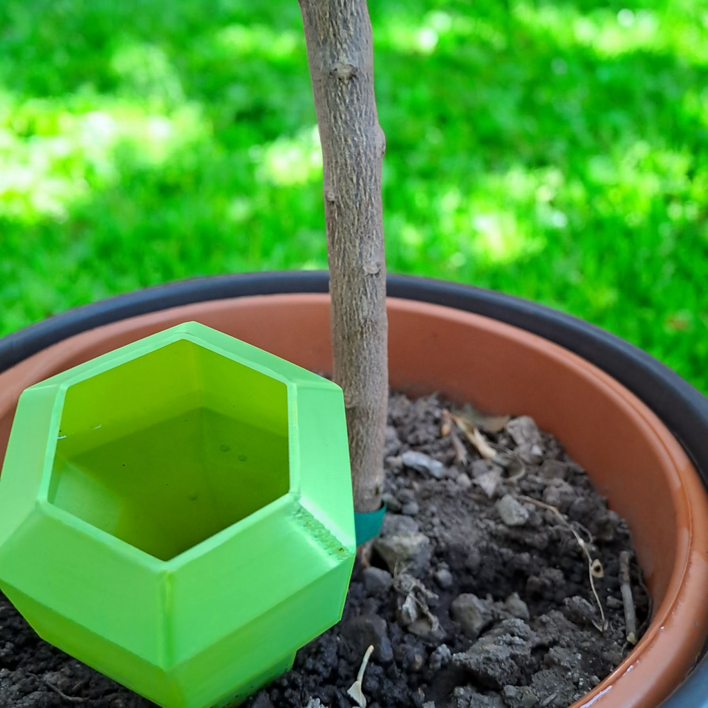 Geometric Watering Spike